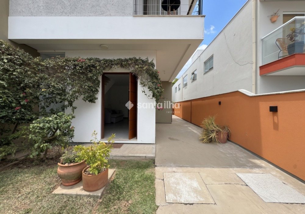 Casa para alugar com 120m², 3 quartos, 1 suíte, 1 vaga no bairro Campeche em Florianópolis - Foto 1