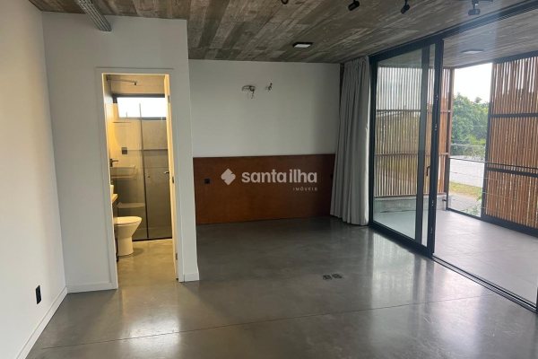 Pousada à venda com 389m², 8 quartos, 8 suítes, 8 vagas no bairro Morro das Pedras em Florianópolis