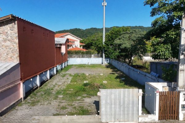 Terreno à venda com 435m² no bairro Córrego Grande em Florianópolis