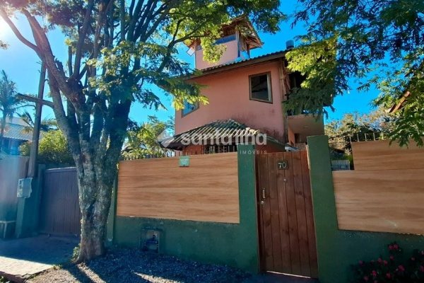 Casa à venda com 94m², 2 quartos, 2 vagas no bairro Campeche em Florianópolis