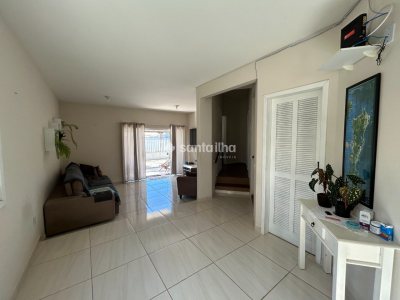 Casa à venda com 300m², 4 quartos, 2 suítes, 2 vagas no bairro Campeche em Florianópolis - Foto 3