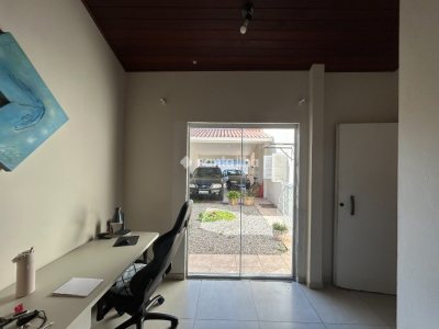 Casa à venda com 300m², 4 quartos, 2 suítes, 2 vagas no bairro Campeche em Florianópolis - Foto 6