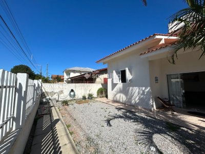 Casa à venda com 300m², 4 quartos, 2 suítes, 2 vagas no bairro Campeche em Florianópolis - Foto 23