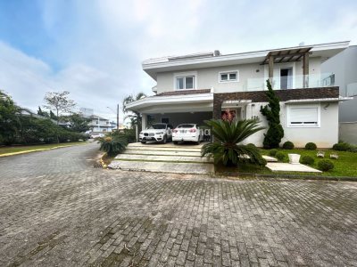 Casa em Condomínio à venda com 312m², 4 quartos, 1 suíte, 2 vagas no bairro Campeche Leste em Florianópolis - Foto 2