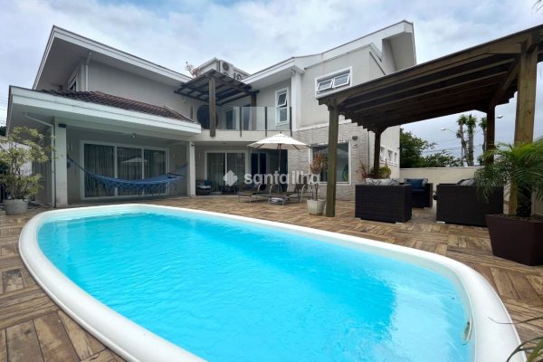 Casa em Condomínio à venda com 312m², 4 quartos, 1 suíte, 2 vagas no bairro Campeche Leste em Florianópolis