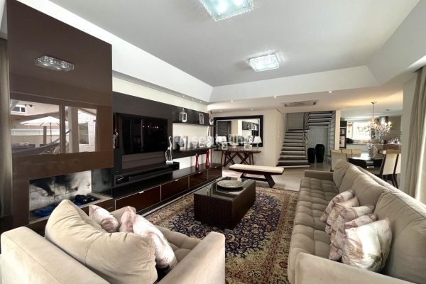 Casa em Condomínio à venda com 312m², 4 quartos, 1 suíte, 2 vagas no bairro Campeche Leste em Florianópolis