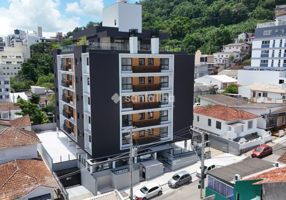 Apartamento à venda com 69m², 2 quartos, 2 suítes, 1 vaga no bairro Centro em Florianópolis - Foto 1