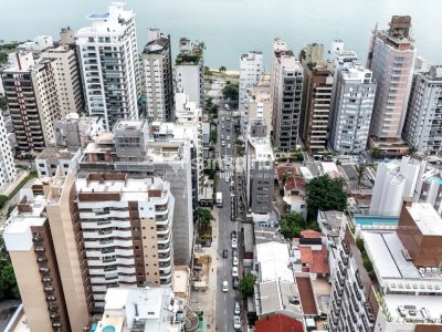 Apartamento à venda com 131m², 3 quartos, 1 suíte, 2 vagas no bairro Centro em Florianópolis - Foto 3