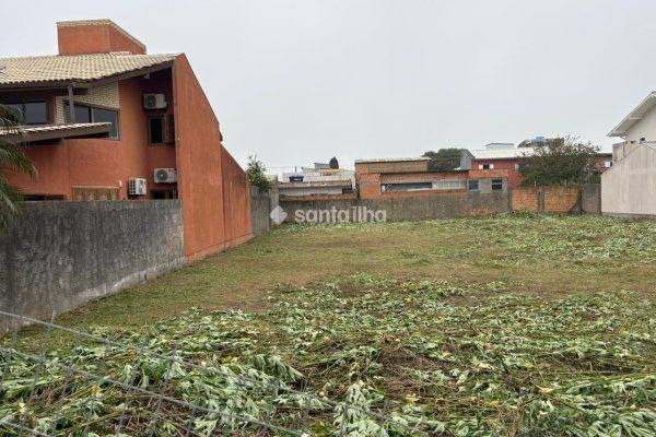 Terreno à venda com 485m² no bairro Campeche em Florianópolis