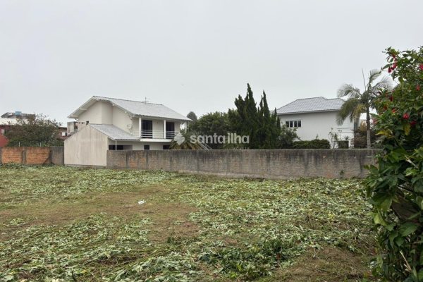 Terreno à venda com 485m² no bairro Campeche em Florianópolis