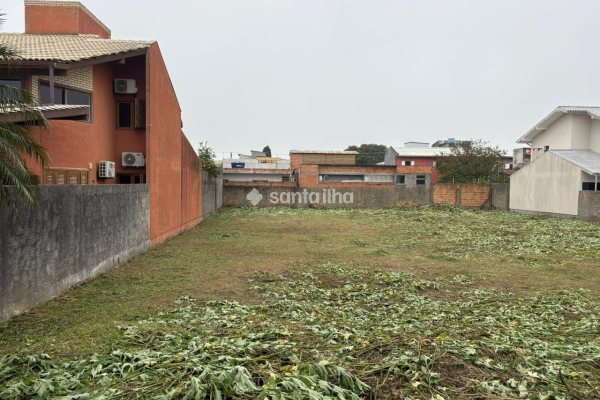 Terreno à venda com 485m² no bairro Campeche em Florianópolis