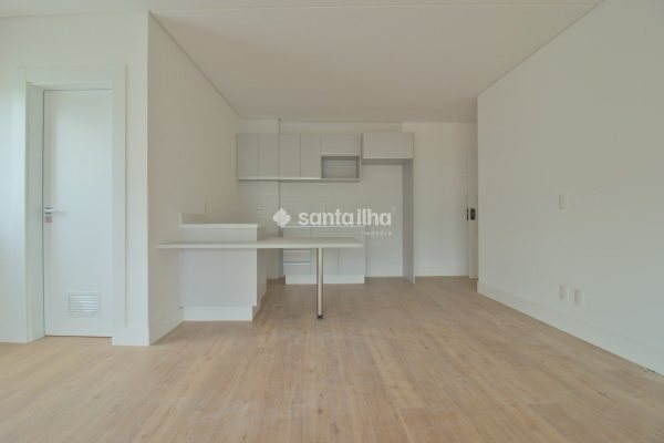 Studio à venda com 50m², 1 quarto, 1 vaga no bairro Saco Grande em Florianópolis