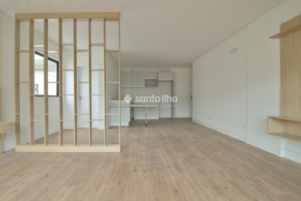 Studio à venda com 50m², 1 quarto, 1 vaga no bairro Saco Grande em Florianópolis