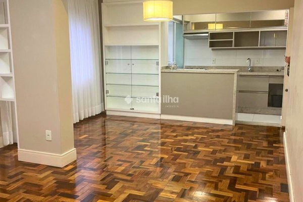Apartamento à venda com 57m², 2 quartos, 1 vaga no bairro Centro em Florianópolis