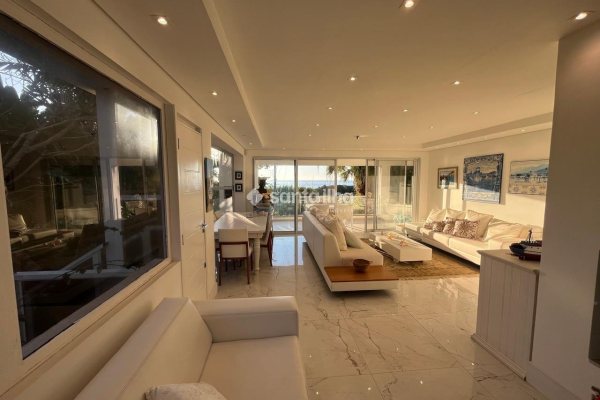 Casa à venda com 1.000m², 7 quartos, 7 suítes, 5 vagas no bairro Praia Brava em Florianópolis