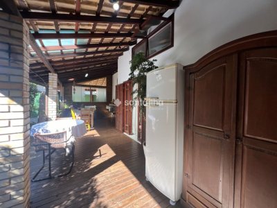 Casa à venda com 175m², 6 quartos, 1 suíte, 5 vagas no bairro Rio Tavares em Florianópolis - Foto 40