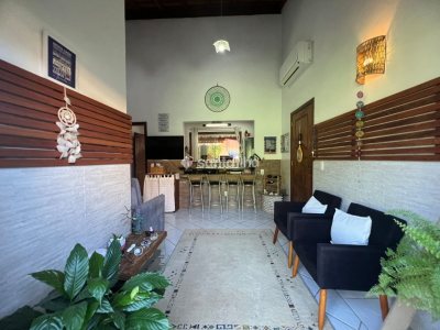 Casa à venda com 175m², 6 quartos, 1 suíte, 5 vagas no bairro Rio Tavares em Florianópolis - Foto 3