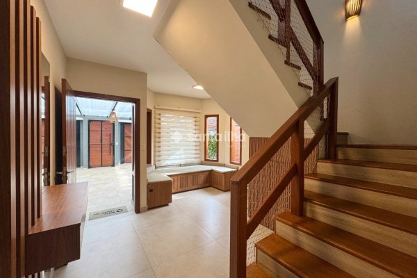 Casa à venda com 115m², 3 quartos, 2 suítes, 2 vagas no bairro Rio Tavares em Florianópolis