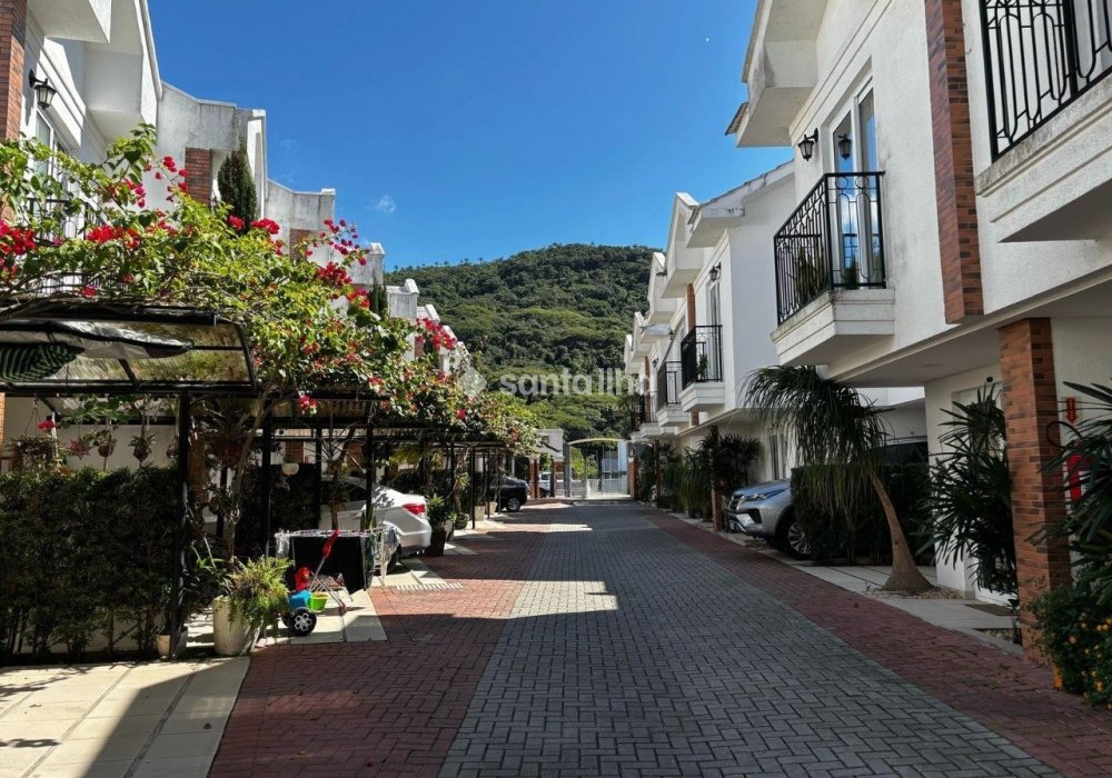 Casa em Condomínio para alugar ou comprar com 73m², 2 quartos, 1 suíte, 1 vaga no bairro Armação em Florianópolis - Foto 1