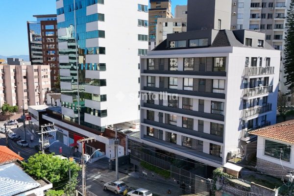 Cobertura à venda com 102m², 3 quartos, 2 suítes, 1 vaga no bairro Centro em Florianópolis