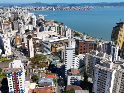 Cobertura à venda com 102m², 3 quartos, 2 suítes, 1 vaga no bairro Centro em Florianópolis - Foto 4