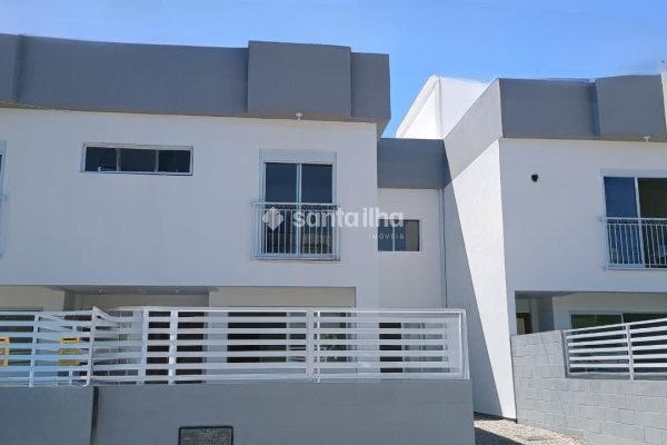 Casa à venda com 157m², 3 quartos, 2 suítes, 2 vagas no bairro Campeche em Florianópolis