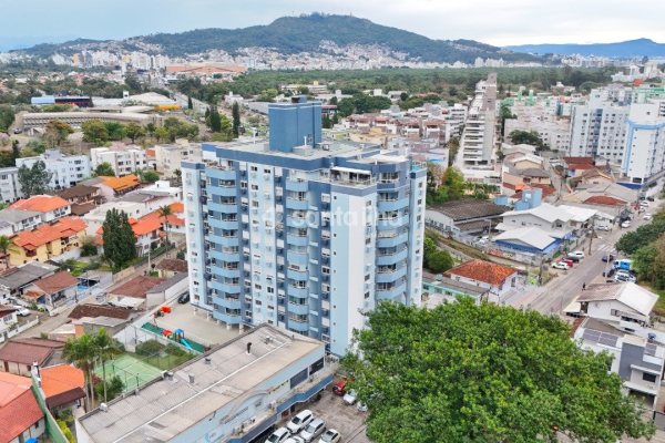Apartamento à venda com 73m², 2 quartos, 1 suíte, 1 vaga no bairro Itacorubi em Florianópolis