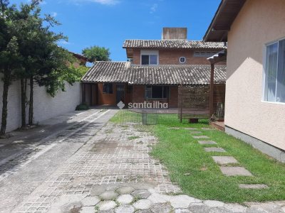 Casa à venda com 200m², 3 quartos, 2 suítes, 6 vagas no bairro Rio Tavares em Florianópolis - Foto 3