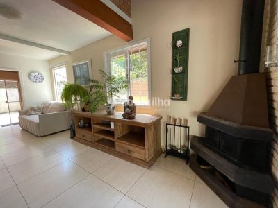 Casa à venda com 200m², 3 quartos, 2 suítes, 6 vagas no bairro Rio Tavares em Florianópolis - Foto 15