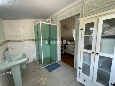 Casa à venda com 200m², 3 quartos, 2 suítes, 6 vagas no bairro Rio Tavares em Florianópolis - Foto 29