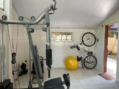 Casa à venda com 200m², 3 quartos, 2 suítes, 6 vagas no bairro Rio Tavares em Florianópolis - Foto 32
