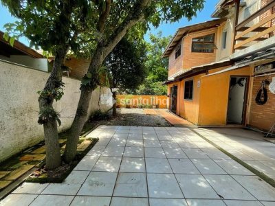 Casa à venda com 200m², 3 quartos, 2 suítes, 6 vagas no bairro Rio Tavares em Florianópolis - Foto 35