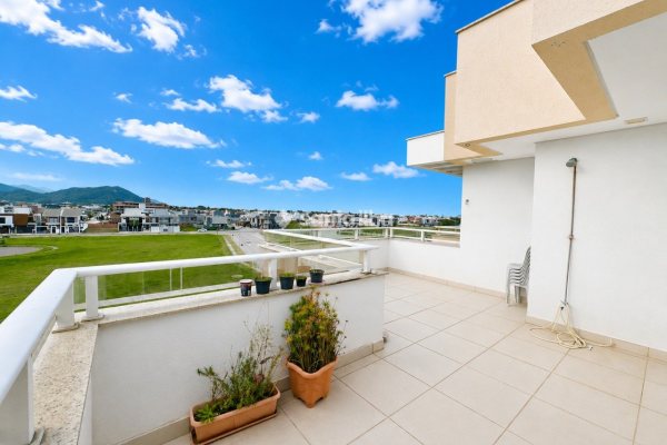 Cobertura à venda com 90m², 1 quarto, 1 suíte, 1 vaga no bairro Campeche em Florianópolis