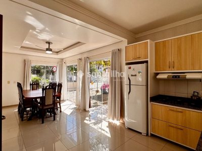 Casa à venda com 278m², 3 quartos, 1 suíte, 2 vagas no bairro Campeche Central em Florianópolis - Foto 13