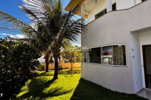 Casa à venda com 278m², 3 quartos, 1 suíte, 2 vagas no bairro Campeche Central em Florianópolis