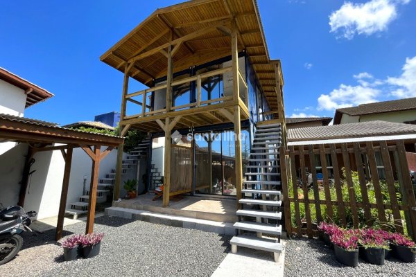 Apartamento para alugar com 30m², 1 quarto, 1 vaga no bairro Rio Tavares em Florianópolis