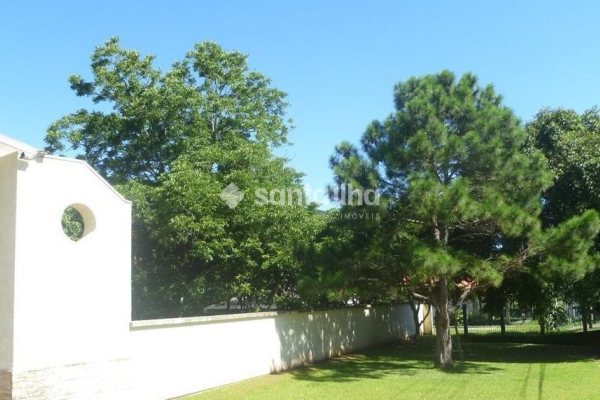 Terreno à venda com 471m², 1 vaga no bairro Pântano do Sul em Florianópolis