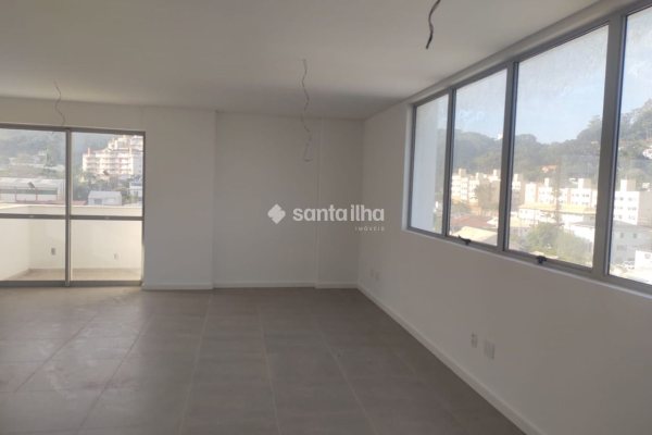 Sala/Conjunto à venda com 73m², 1 vaga no bairro Saco dos Limões em Florianópolis