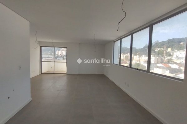 Sala/Conjunto à venda com 73m², 1 vaga no bairro Saco dos Limões em Florianópolis