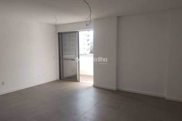 Sala/Conjunto à venda com 73m², 1 vaga no bairro Saco dos Limões em Florianópolis