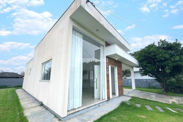 Casa para alugar com 126m², 2 quartos, 1 suíte, 2 vagas no bairro Campeche em Florianópolis