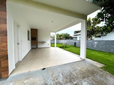 Casa para alugar com 126m², 2 quartos, 1 suíte, 2 vagas no bairro Campeche em Florianópolis - Foto 17