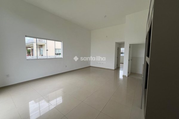 Casa para alugar com 126m², 2 quartos, 1 suíte, 2 vagas no bairro Campeche em Florianópolis