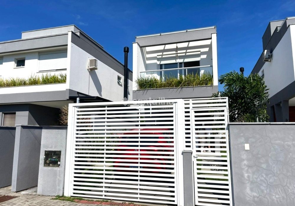 Casa à venda com 146m², 3 quartos, 1 suíte, 2 vagas no bairro Campeche em Florianópolis - Foto 1