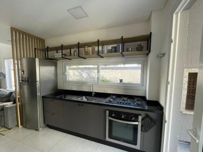 Casa à venda com 146m², 3 quartos, 1 suíte, 2 vagas no bairro Campeche em Florianópolis - Foto 13