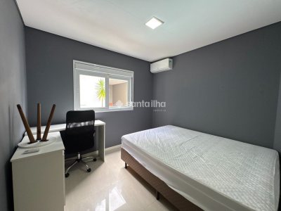 Casa à venda com 250m², 3 quartos, 2 suítes, 3 vagas no bairro Armação em Florianópolis - Foto 3