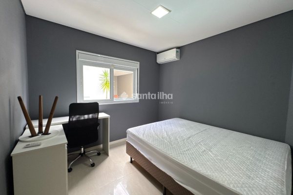 Casa à venda com 250m², 3 quartos, 2 suítes, 3 vagas no bairro Armação em Florianópolis