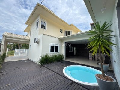 Casa à venda com 250m², 3 quartos, 2 suítes, 3 vagas no bairro Armação em Florianópolis - Foto 10