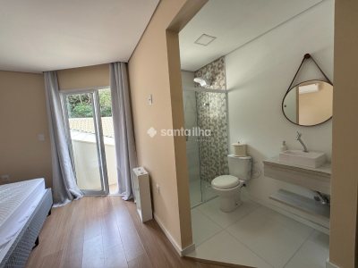 Casa à venda com 250m², 3 quartos, 2 suítes, 3 vagas no bairro Armação em Florianópolis - Foto 22