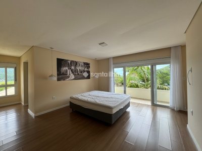 Casa à venda com 250m², 3 quartos, 2 suítes, 3 vagas no bairro Armação em Florianópolis - Foto 24